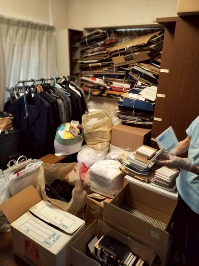 横浜市 5階建マンション 遺品整理Before